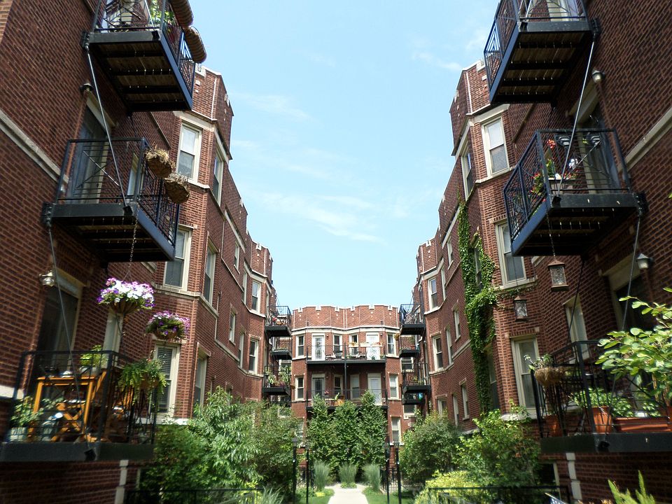 1st image of 1342 W Greenleaf Ave APT 3B