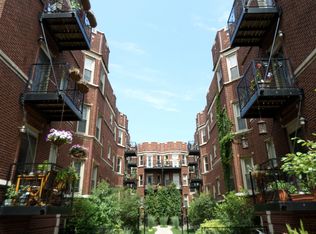 1342 W Greenleaf Ave APT 3B, Chicago, IL 60626