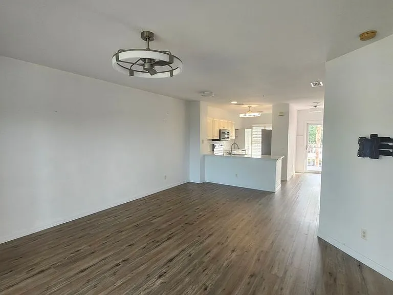 2061 Willow Hammock Cir #202 — Photo 8