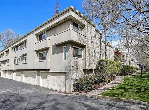 3rd image of 903 Apricot Ave APT E