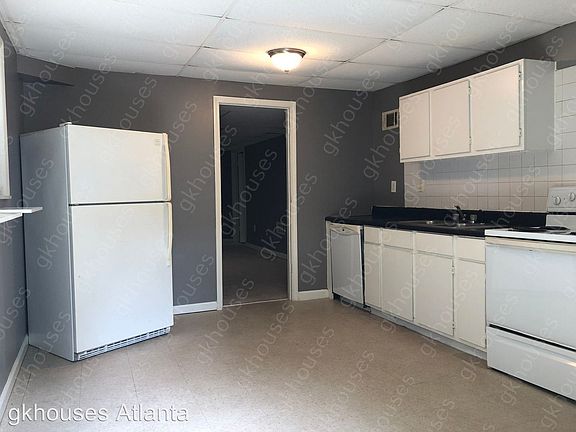 3rd image of 4911 Valley Dale Dr SW APT C