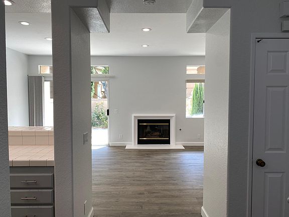 3rd image of 7274 Shoreline Dr