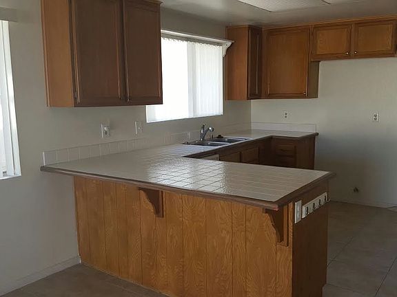 3rd image of 4896 Tarragon Dr