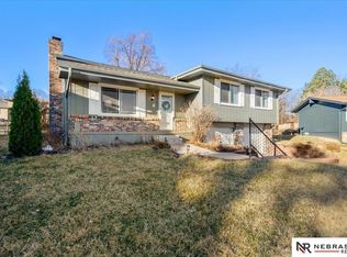 9947 Orchard Cir, Omaha, NE 68127