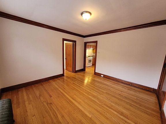 2nd image of 6759 W Wrightwood Ave #1M