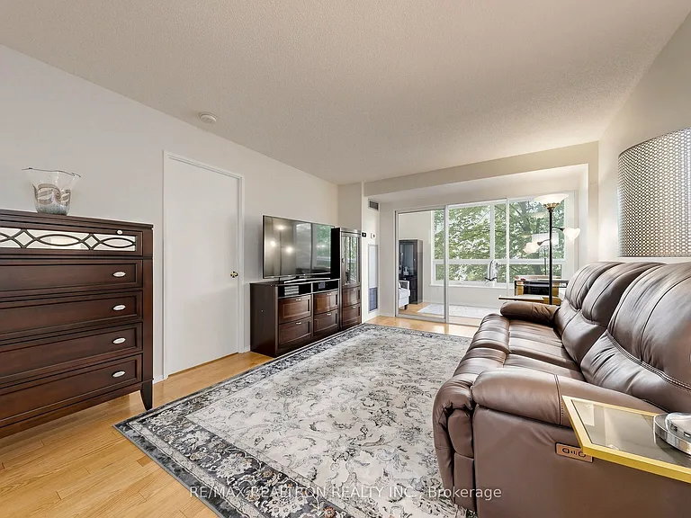 326 Major Mackenzie Dr E #307 — Photo 10