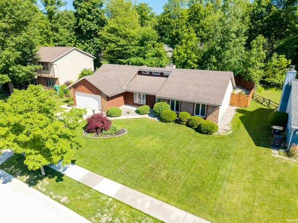 8816 Beacon Woods Pl, Fort Wayne, IN 46804