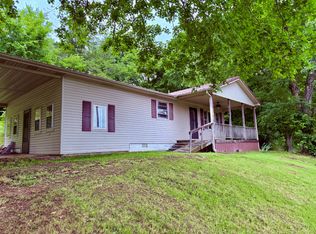 90 N Church St, Erin, TN 37061