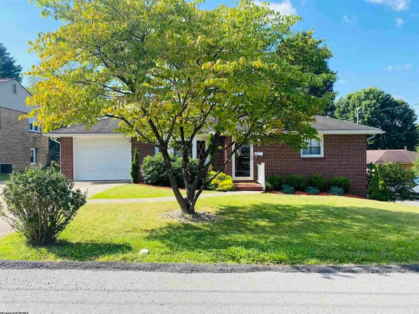 241 W Olive St, Bridgeport, WV 26330