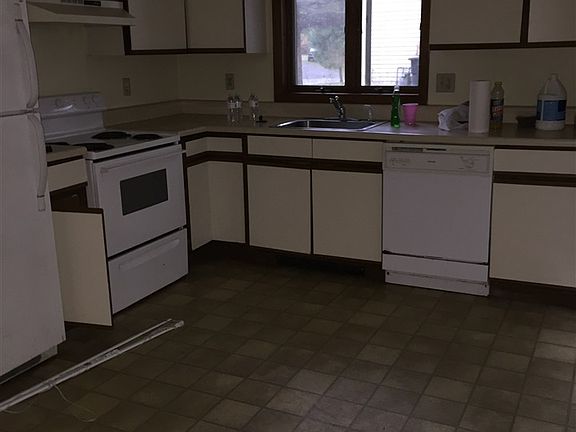 4th image of 17 Dublin Dr