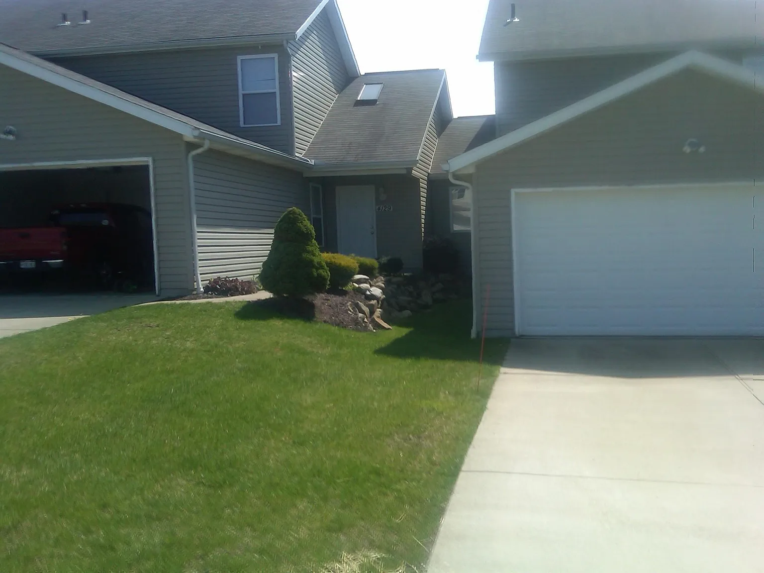 3 bed, 1568 sqft, $2,100 — Photo 2
