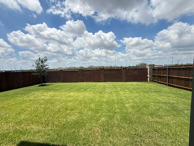5 bed, 4.0 bath, 2837 sqft, $3,150 — Photo 3