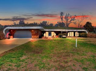 7242 SW 33rd St, Topeka, KS 66614