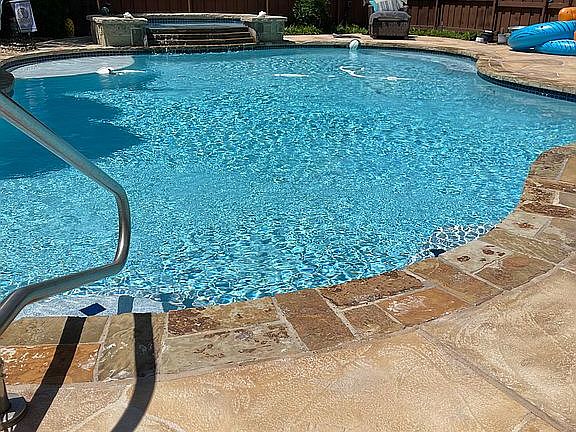 3rd image of 4001 Rolling Oaks Dr