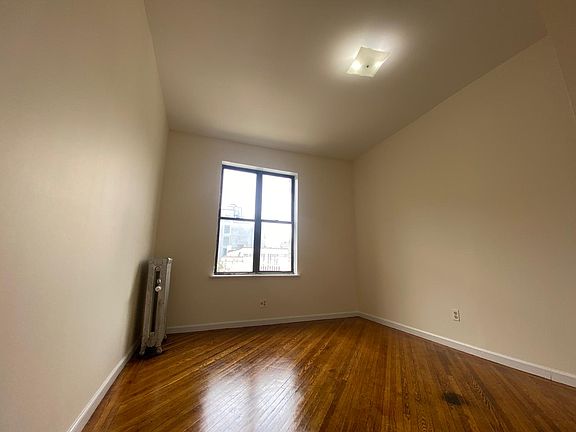 4th image of 256 Gates Ave #3D