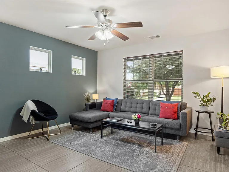 369 S Brook Dr — Photo 6