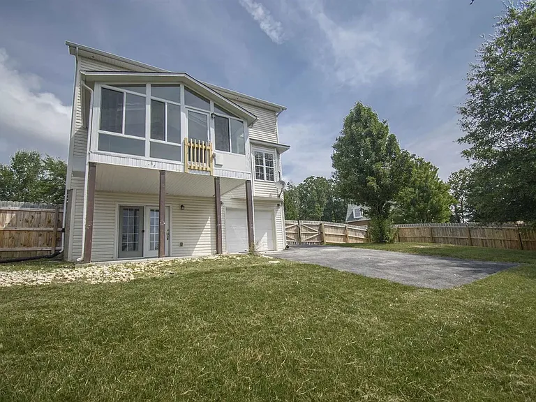 1075 New Village Dr NW — Photo 2