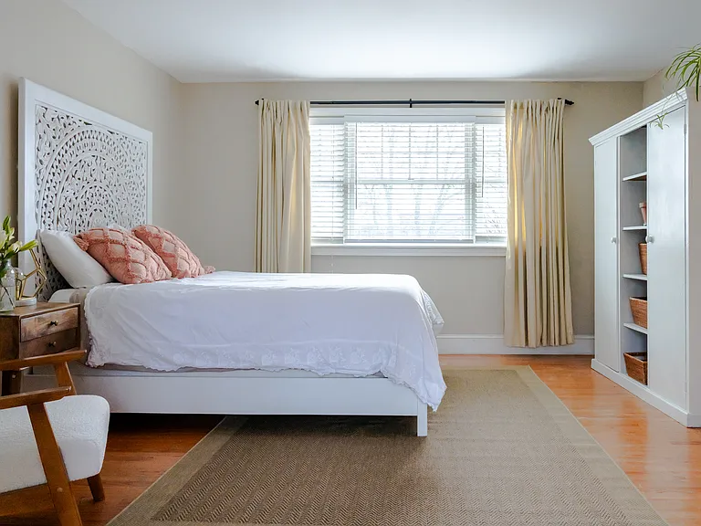 15 Florence Ave — Photo 5