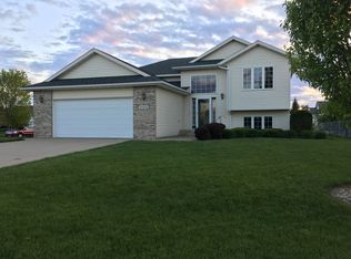 1100 Sunnydale Ln SE, Owatonna, MN 55060