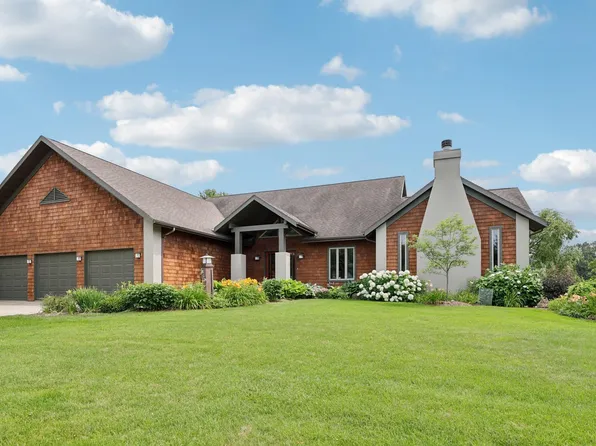 516 Hawthorn Ct, Cottage Grove, WI 53527