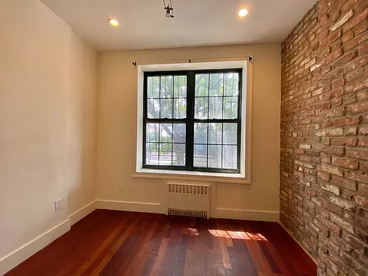 2nd image of 1011 Pacific St #1I