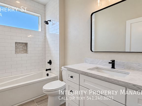 5th image of 962 Cherry St