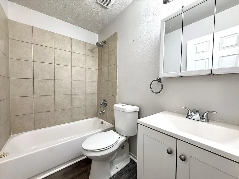 2334 Trailing Vine Rd — Photo 8
