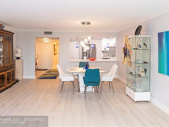 4th image of 3505 Oaks Way APT 307
