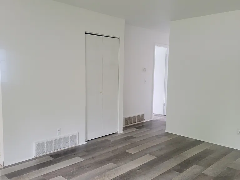 922 Boon St — Photo 6
