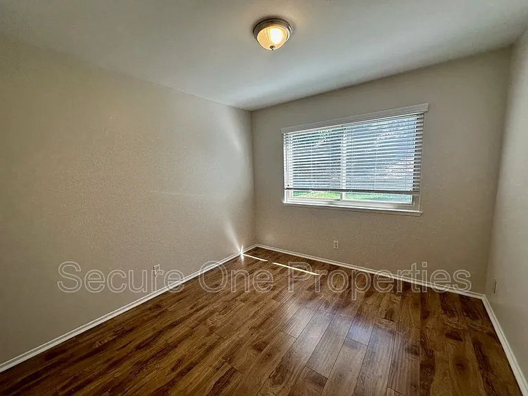 29362 Hillrise Dr — Photo 20