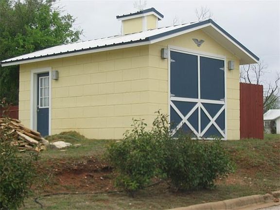 2nd image of 709 Holden Ave