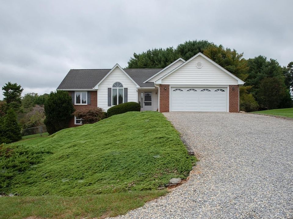 1st image of 125 Mockingbird Cir