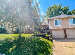 10390 Clark St, Clive, IA 50325