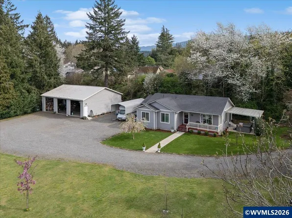 622 SE 4th Ave, Mill City, OR 97360