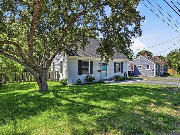 2nd image of 820 Sawyer Street