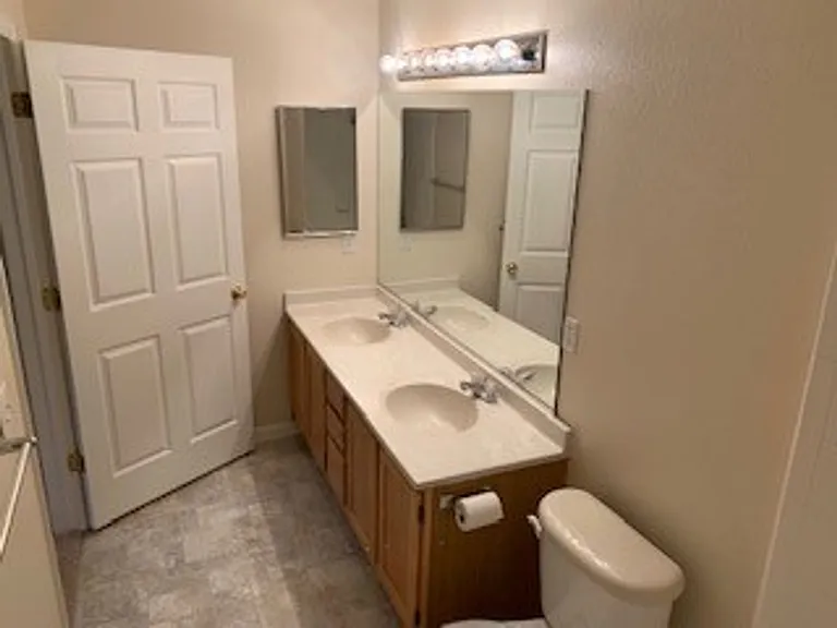 1040 Opal St #101 — Photo 9