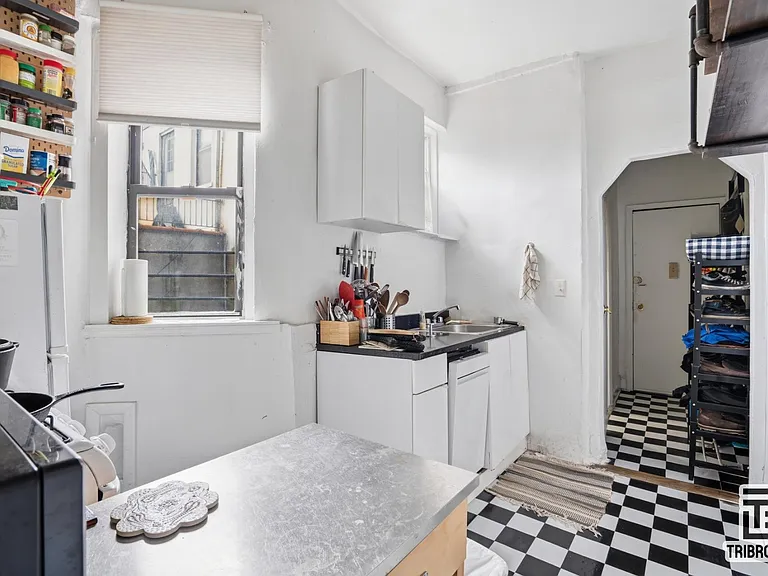 258 E 112th St #3C — Photo 7