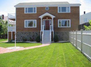 1 Ward Rd, Nahant, MA 01908