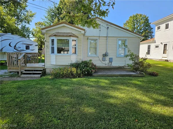 66 E Union St, Geneva, OH 44041