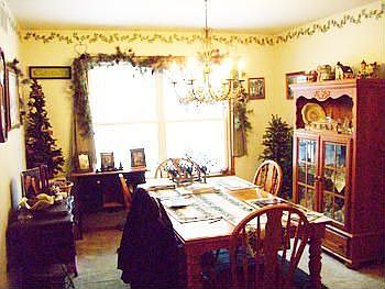 Would you like a formal dining room that will be a place for family to gather for meals and hoildays. Familes grow strong and rich with values of togtherness that will last a lifetime.