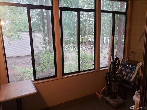 5th image of 8637 Zircon Dr SW