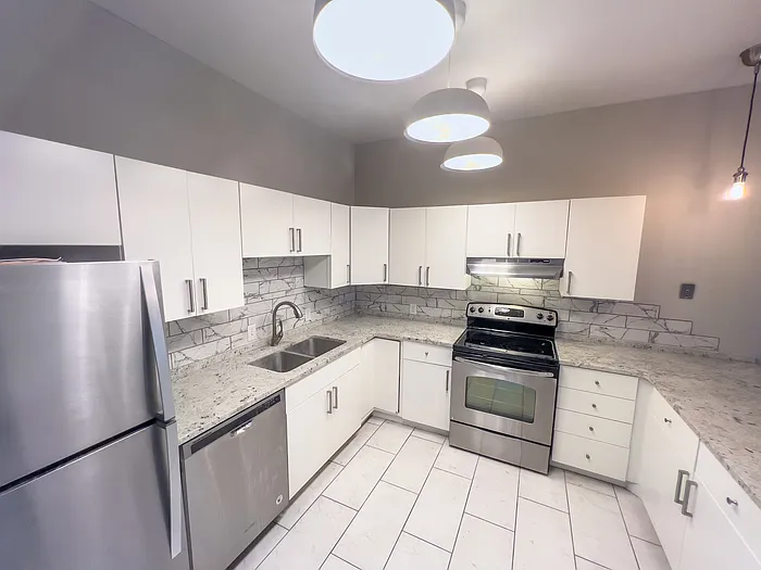 837 N Park Ave #A — Photo 8