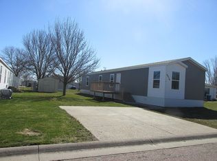 6014 S McKenzie Pl, Sioux Falls, SD 57106