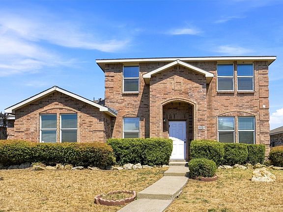 3rd image of 1027 Graystone Dr