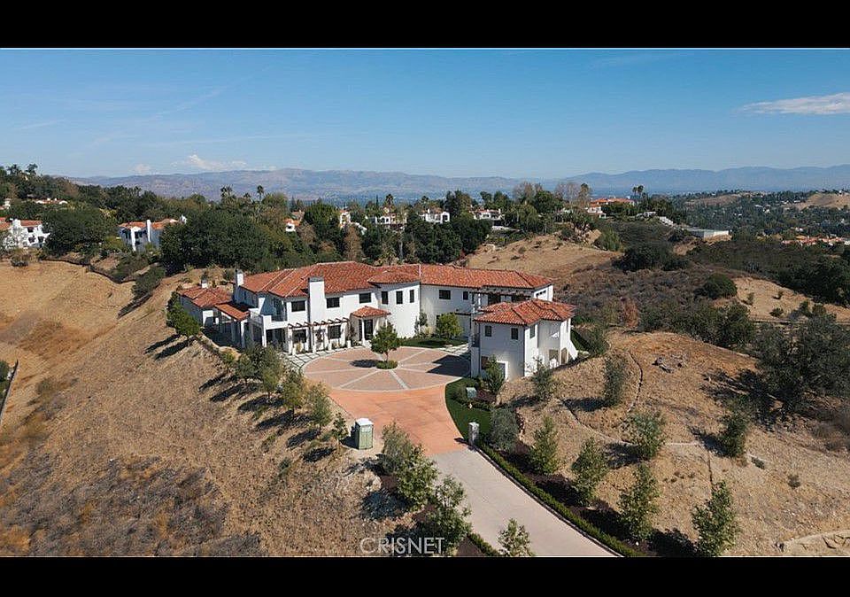 2nd image of 23401 Mulholland Hwy