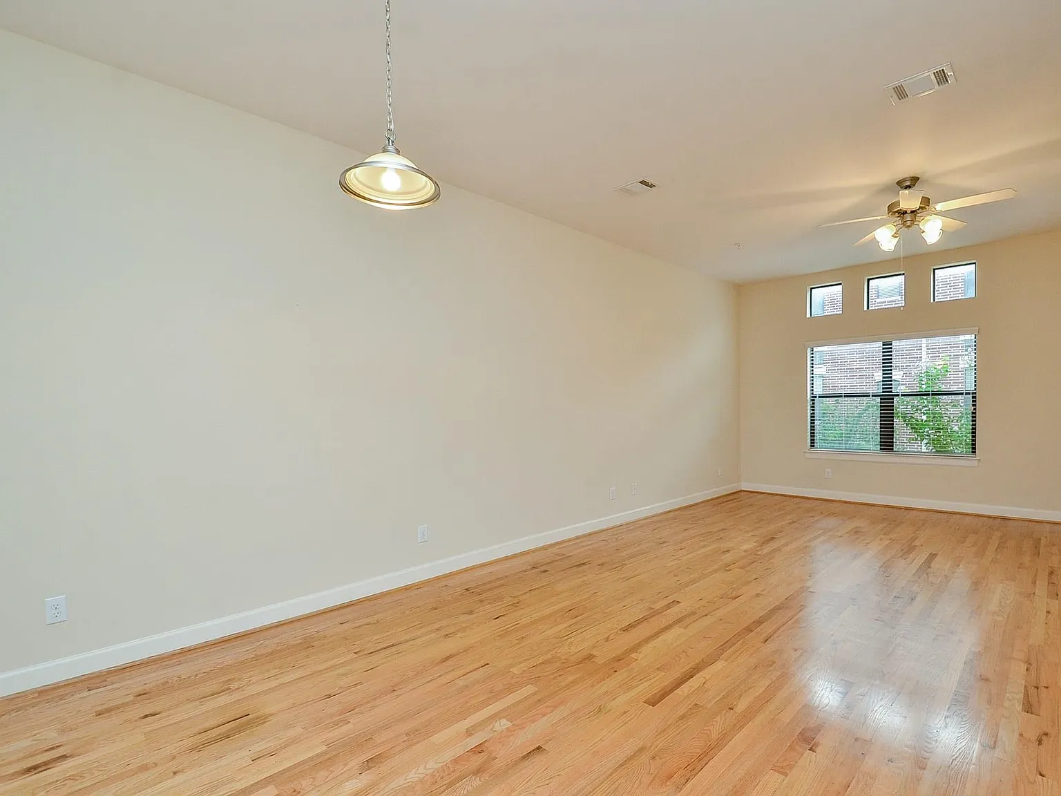 2 bed, 2.0 bath, 1504 sqft, $1,895 — Photo 4