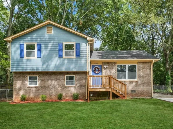 2522 Candler Woods Dr, Decatur, GA 30032