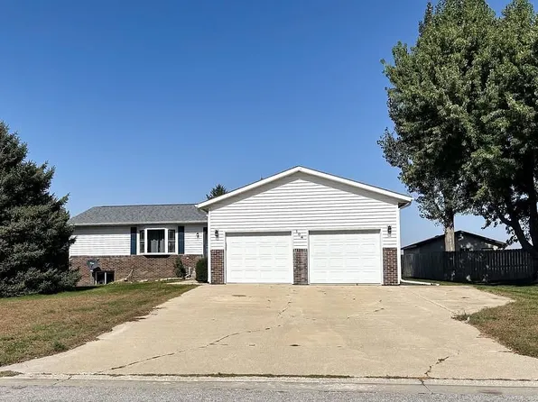 104 W 10th St, Glidden, IA 51443