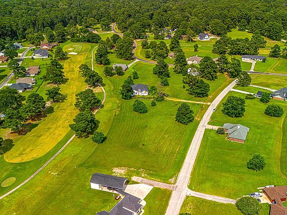 5th image of 40 Fairway Dr