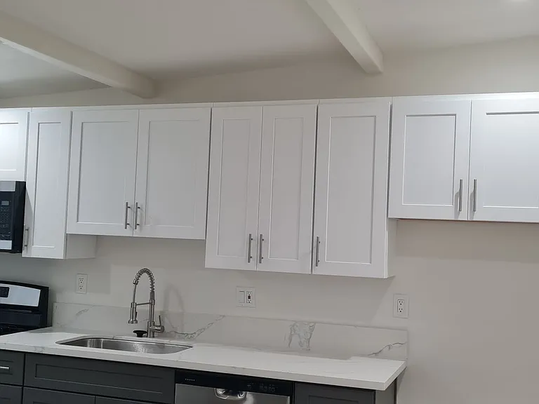 Remodeled 1 Bedroom Unit in Orange — Photo 4